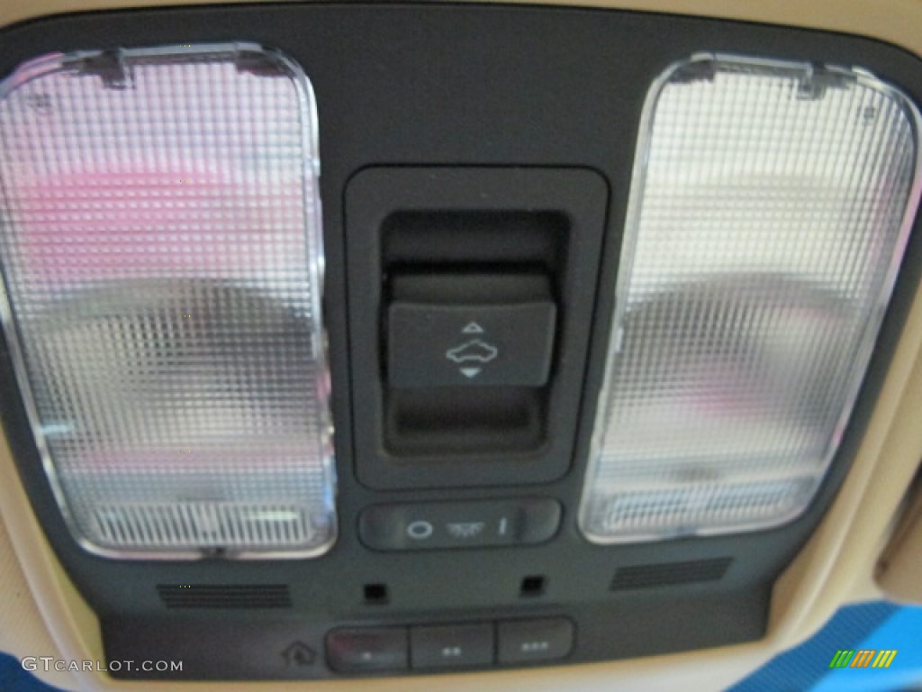 2005 Acura TL 3.2 Controls Photo #70054105