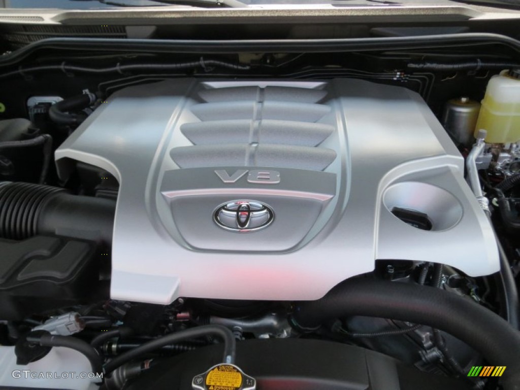 2013 Toyota Land Cruiser Standard Land Cruiser Model Engine Photos