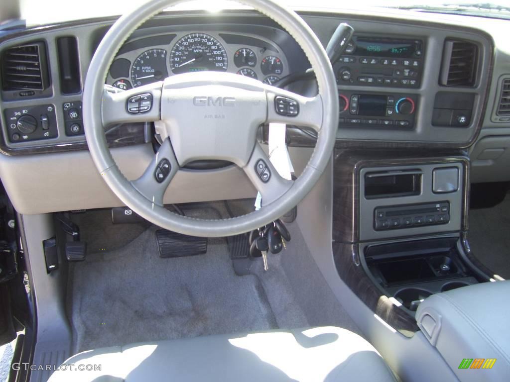 2005 Yukon Denali AWD - Onyx Black / Stone Gray photo #13