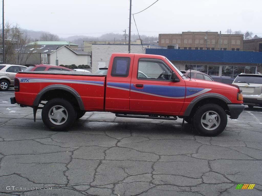 1993 Ranger STX Extended Cab 4x4 - Vibrant Red / Grey photo #5