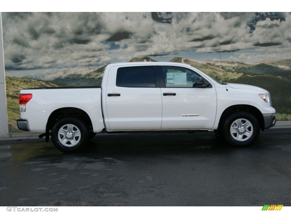 2012 Tundra CrewMax 4x4 - Super White / Black photo #2