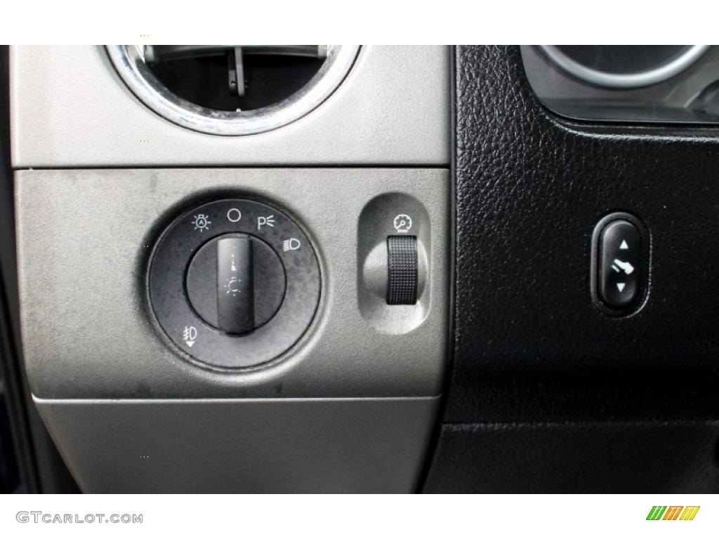 2007 Ford F150 FX4 SuperCrew 4x4 Controls Photo #70066863