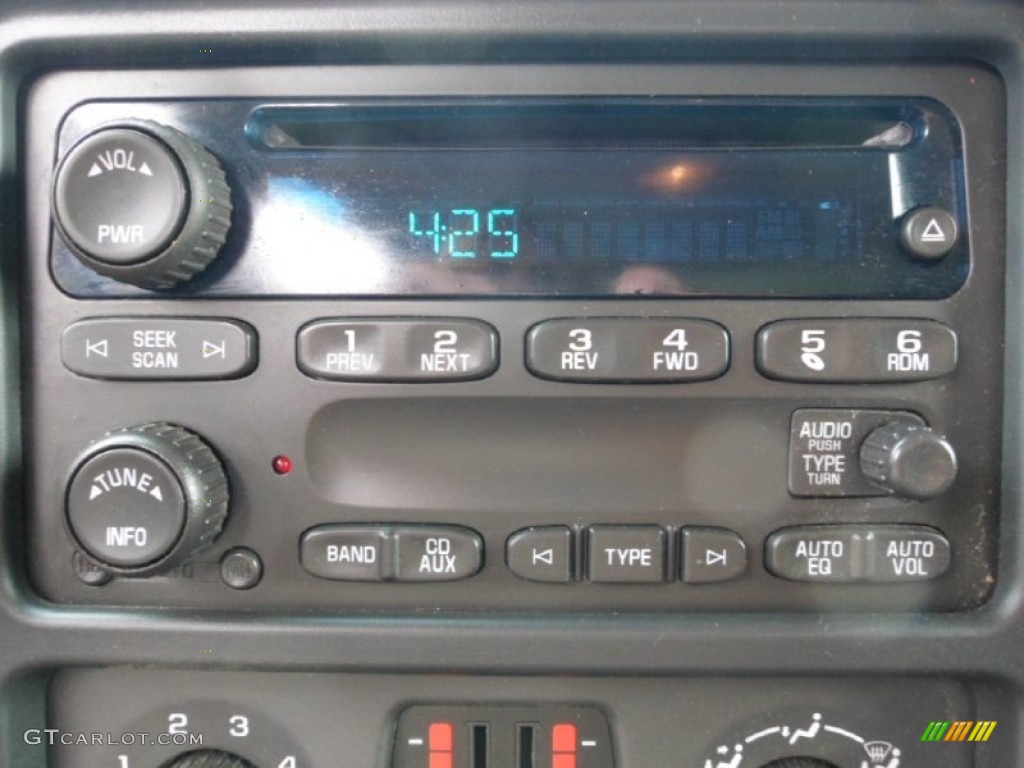 2005 Chevrolet Silverado 1500 LS Extended Cab 4x4 Audio System Photo #70069412