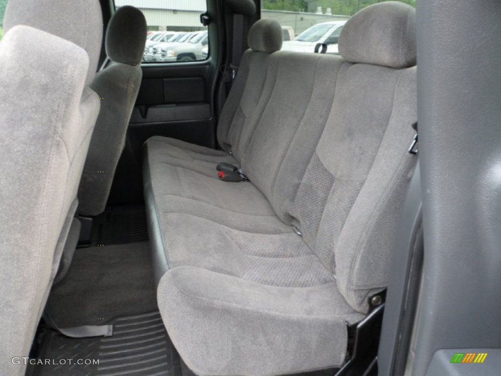 2005 Chevrolet Silverado 1500 LS Extended Cab 4x4 Rear Seat Photo #70069448