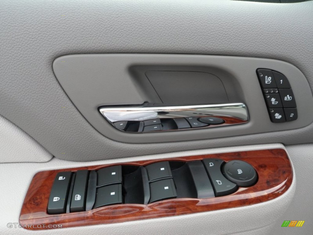 2013 GMC Sierra 2500HD SLT Crew Cab 4x4 Controls Photo #70070149
