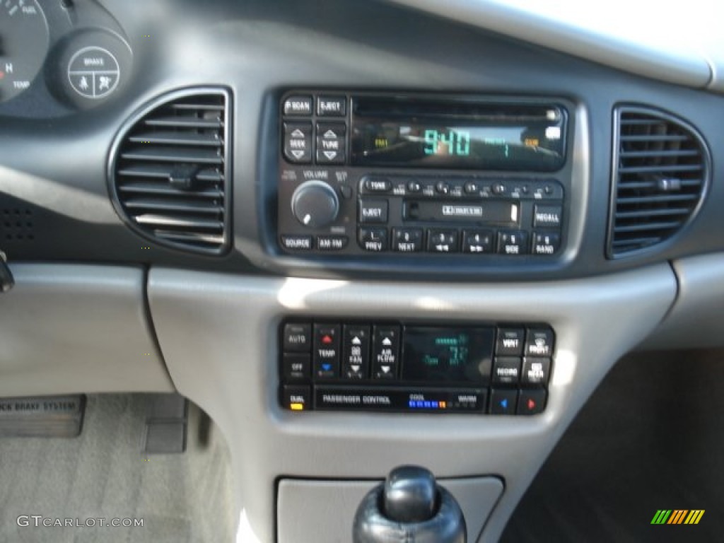2000 Buick Regal LS Controls Photos