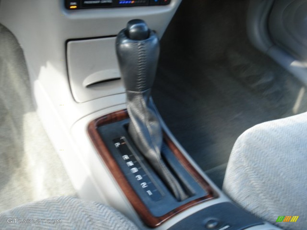 2000 Buick Regal LS Transmission Photos