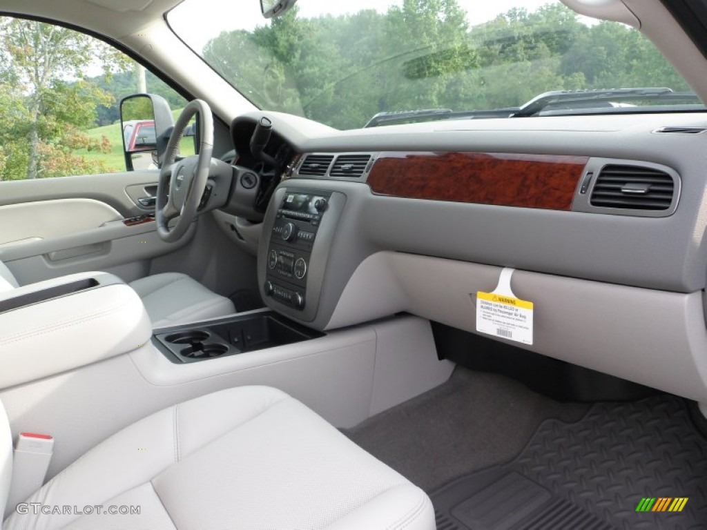 2013 GMC Sierra 2500HD SLT Crew Cab 4x4 Dark Titanium/Light Titanium Dashboard Photo #70070409