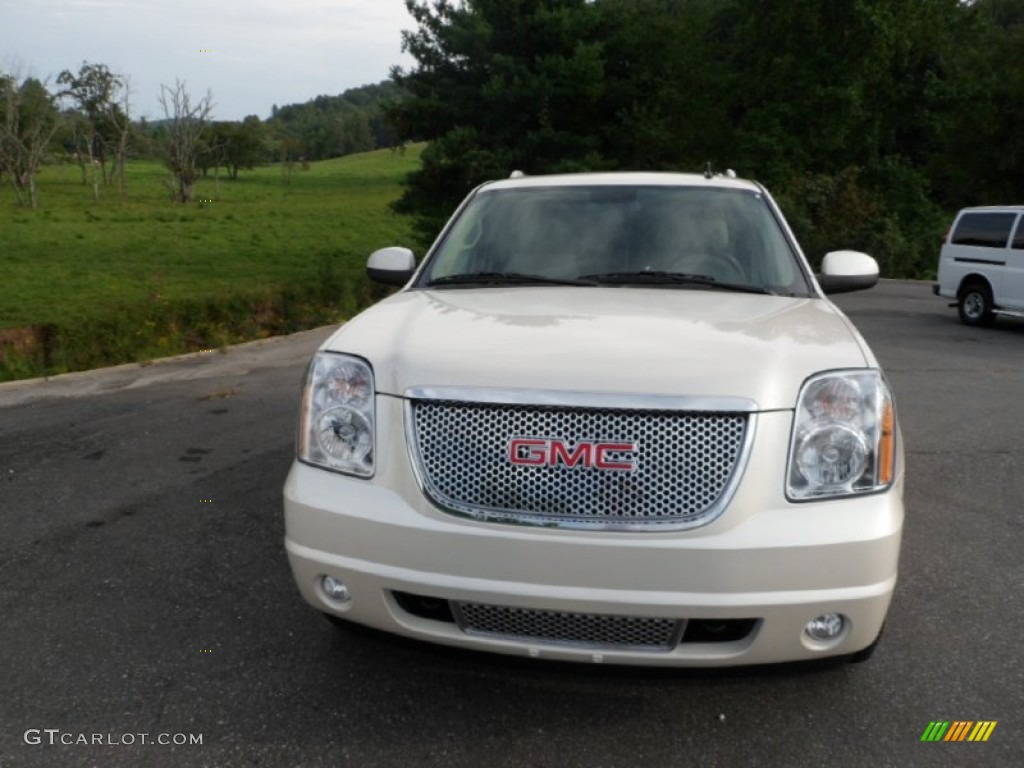 2013 Yukon XL Denali AWD - White Diamond Tricoat / Cocoa/Light Cashmere photo #8