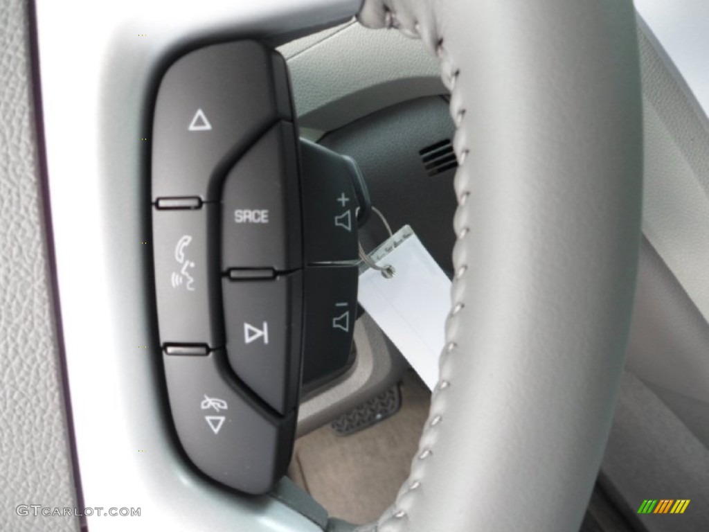 2012 Chevrolet Traverse LT AWD Controls Photo #70071694