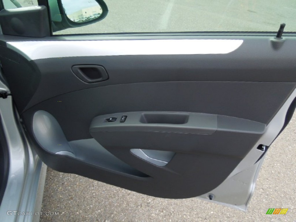 2013 Chevrolet Spark LT Light Titanium/Silver Door Panel Photo #70072850