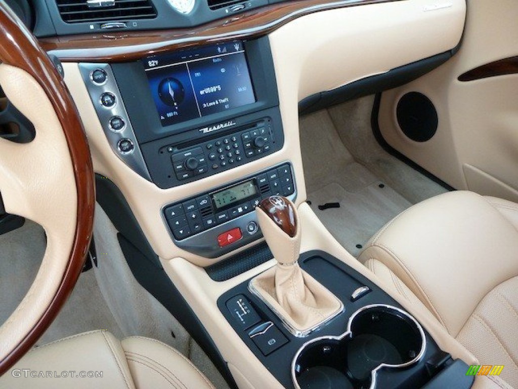 2009 Maserati GranTurismo Standard GranTurismo Model Controls Photo #70072903