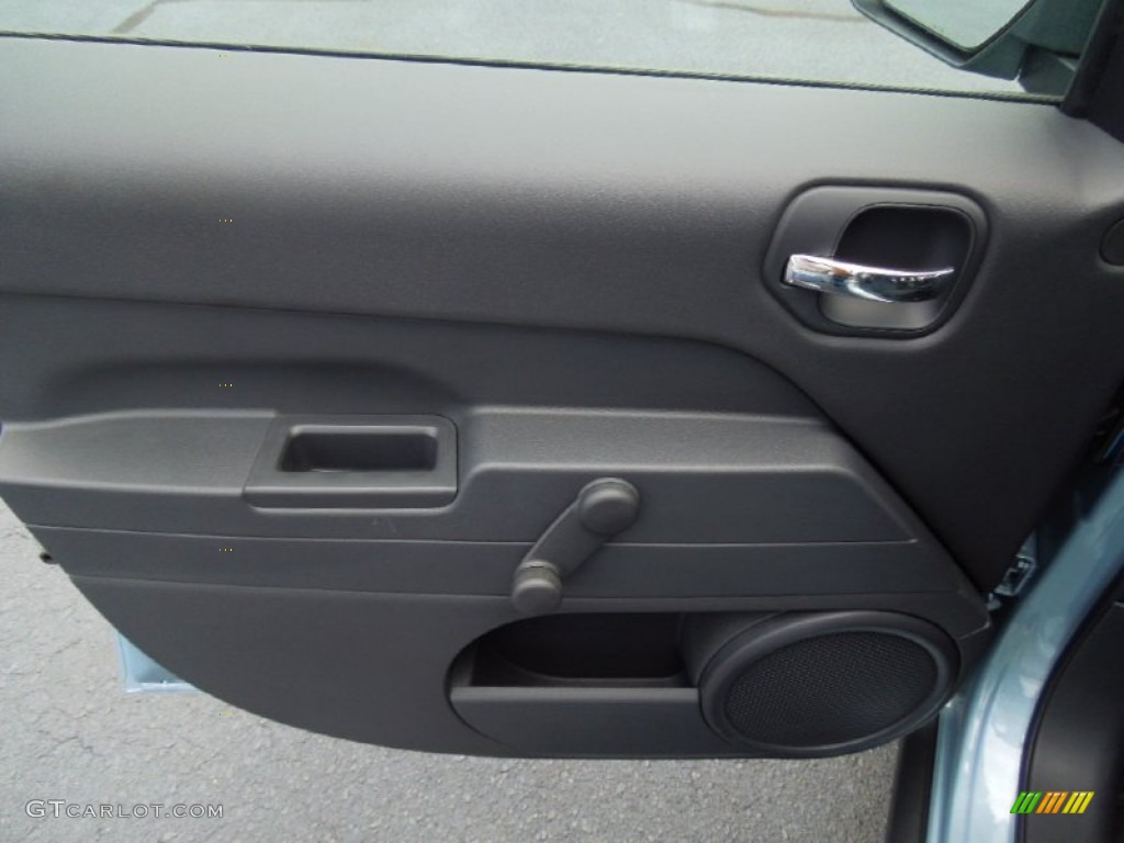 2013 Jeep Patriot Sport Dark Slate Gray Door Panel Photo #70075373