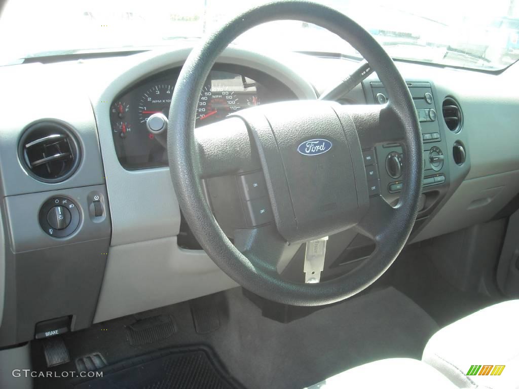 2006 F150 STX SuperCab - Black / Medium Flint photo #16
