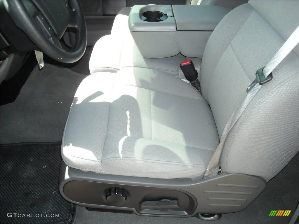 2006 F150 STX SuperCab - Black / Medium Flint photo #17