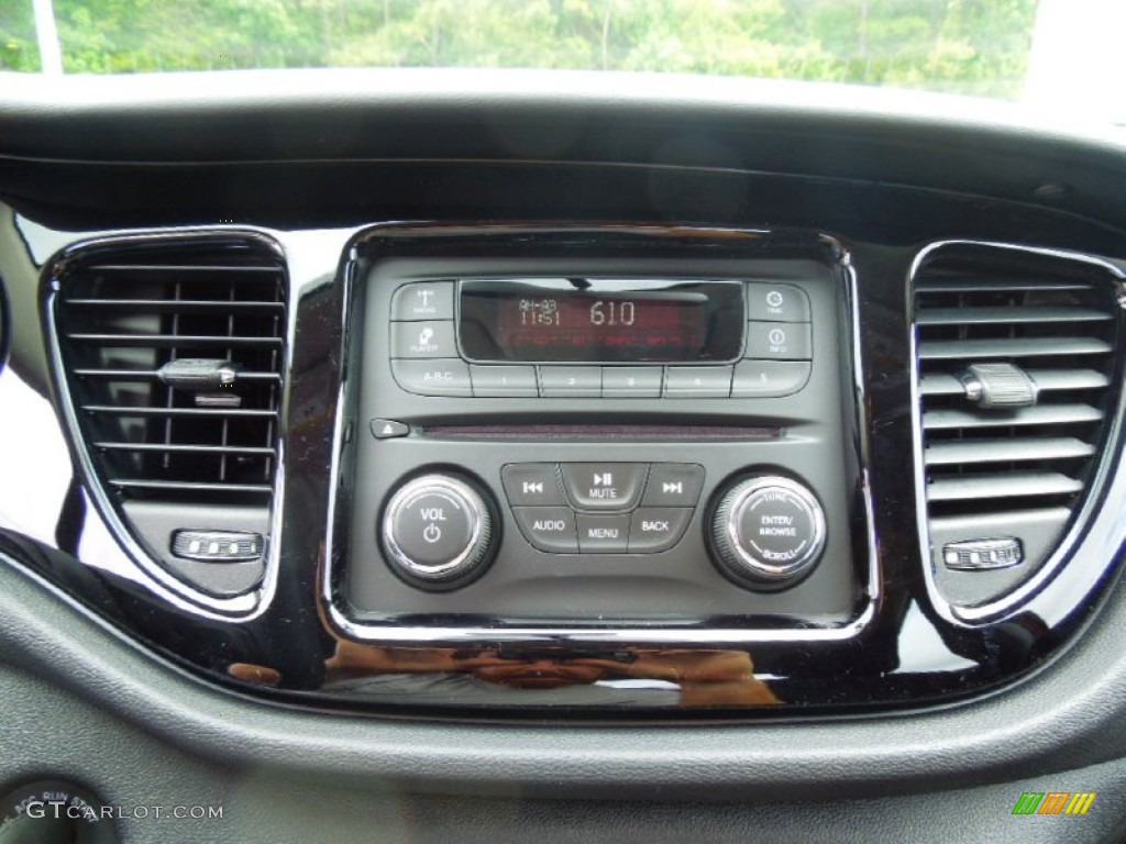 2013 Dodge Dart SE Audio System Photo #70076179