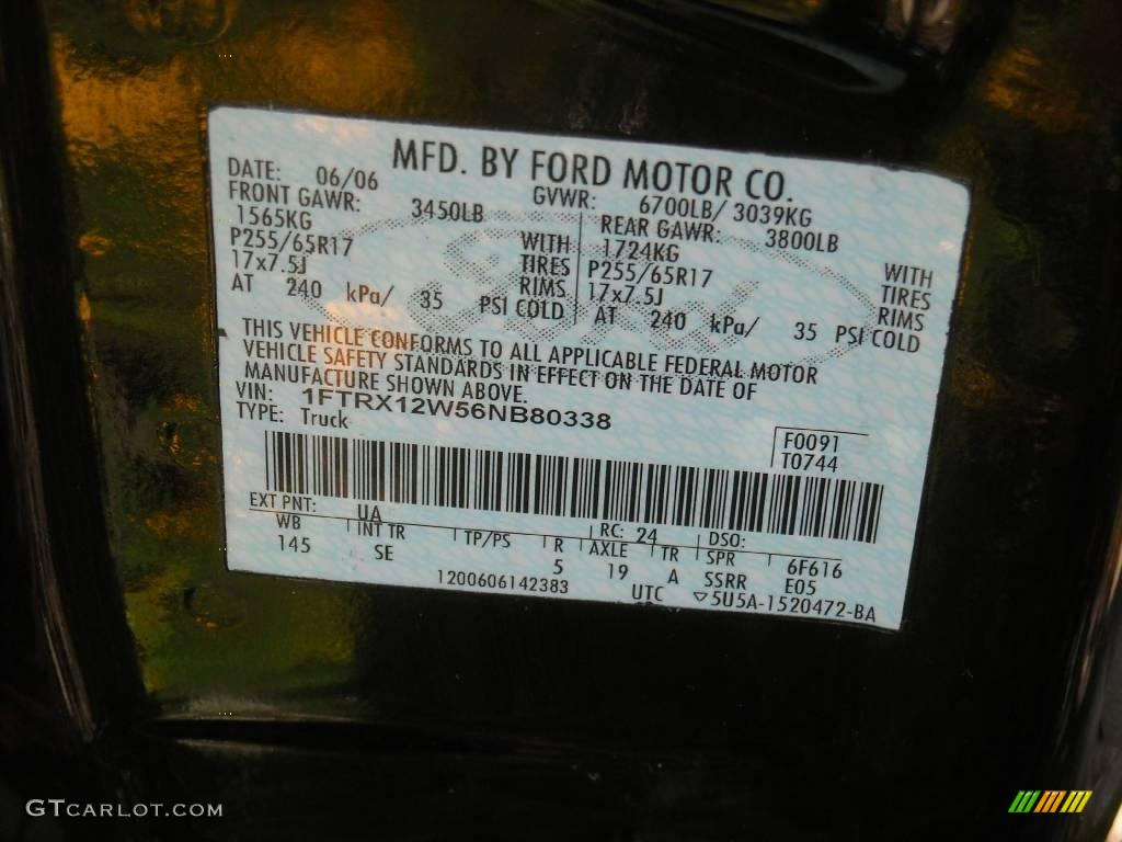 2006 F150 STX SuperCab - Black / Medium Flint photo #30