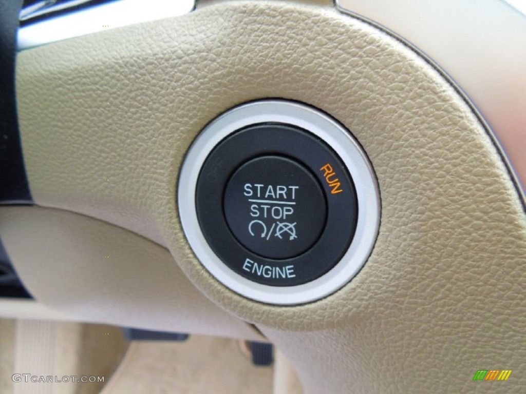 2013 Chrysler 300 Standard 300 Model Controls Photos
