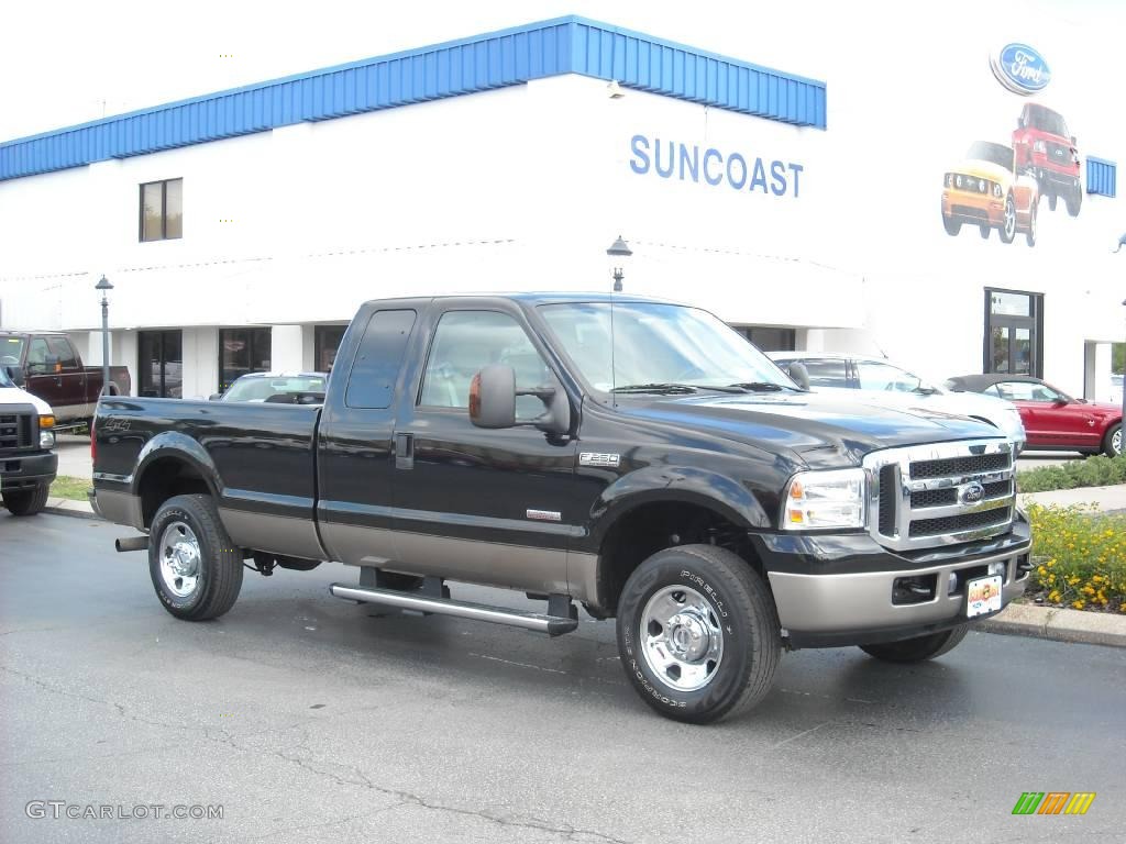 2006 F250 Super Duty XLT SuperCab 4x4 - Black / Tan photo #1