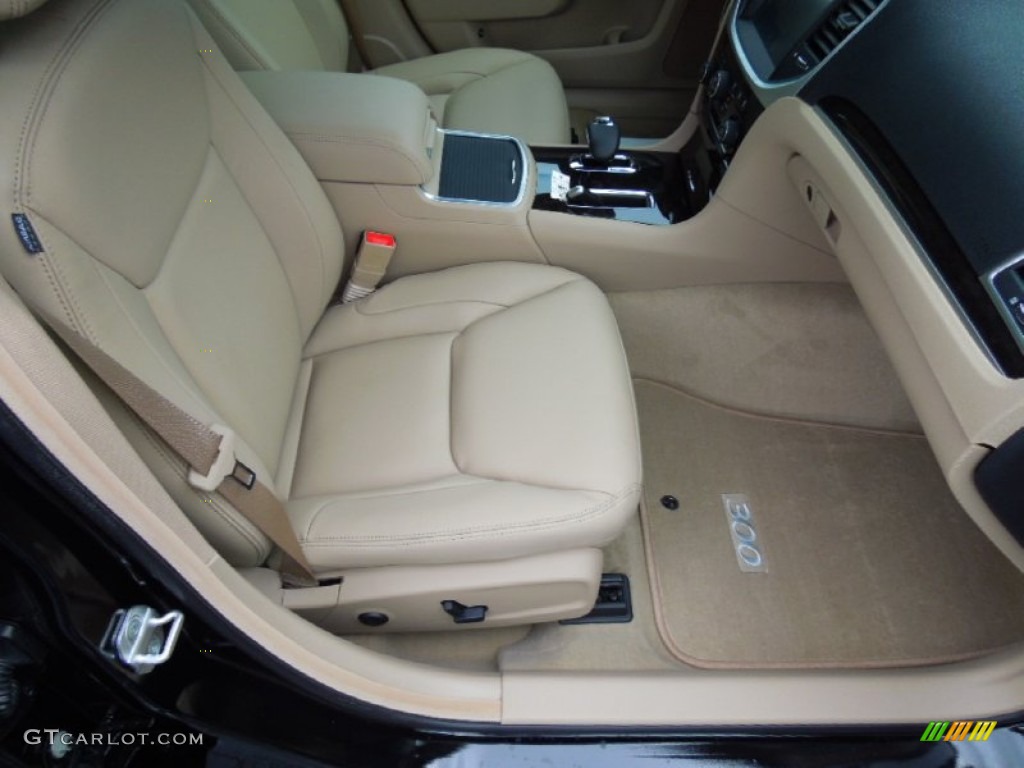 Black/Light Frost Beige Interior 2013 Chrysler 300 Standard 300 Model Photo #70077239