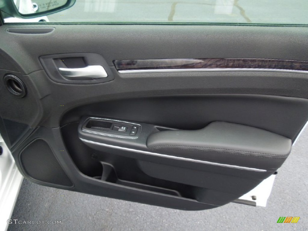 2013 Chrysler 300 C Black Door Panel Photo #70077432