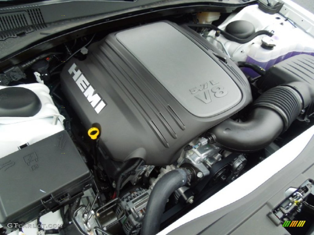2013 Chrysler 300 C 5.7 liter HEMI OHV 16-Valve VVT V8 Engine Photo #70077444