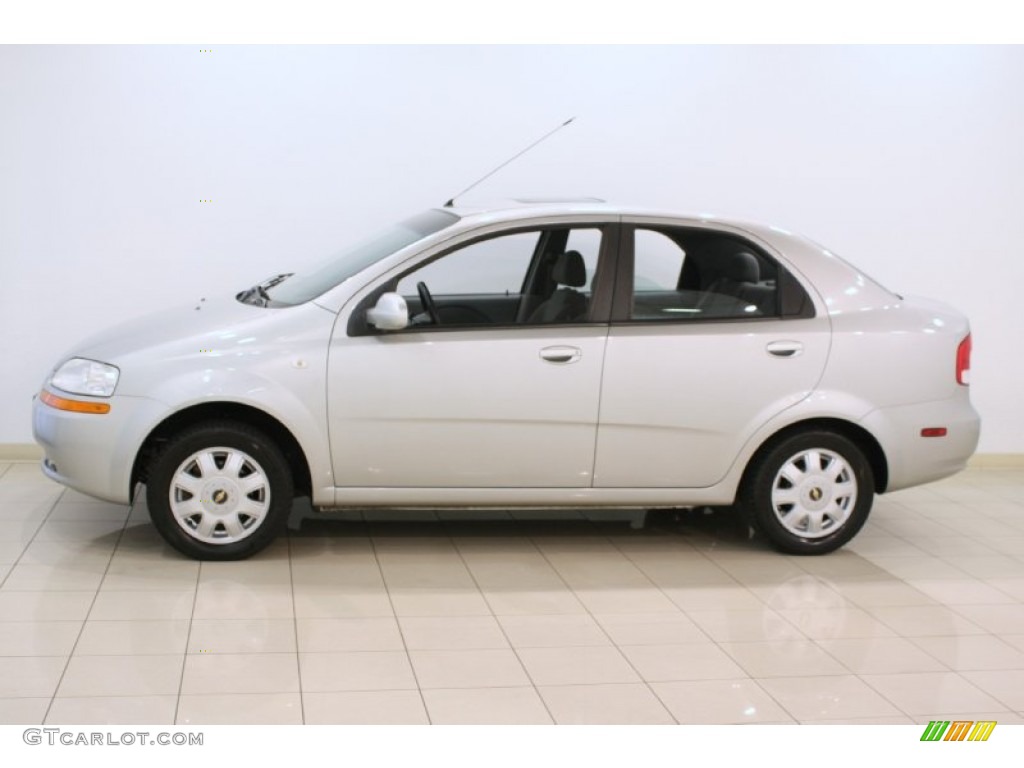 2005 Aveo LT Sedan - Galaxy Silver Metallic / Gray photo #4