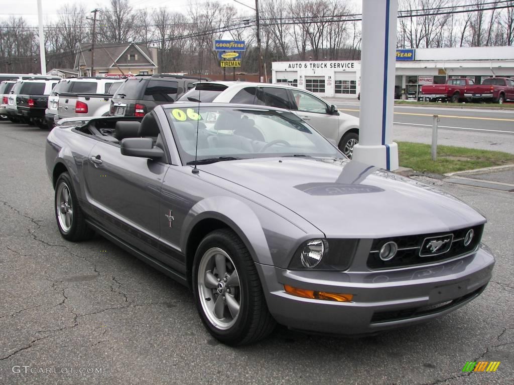 2006 Mustang V6 Premium Convertible - Tungsten Grey Metallic / Dark Charcoal photo #16