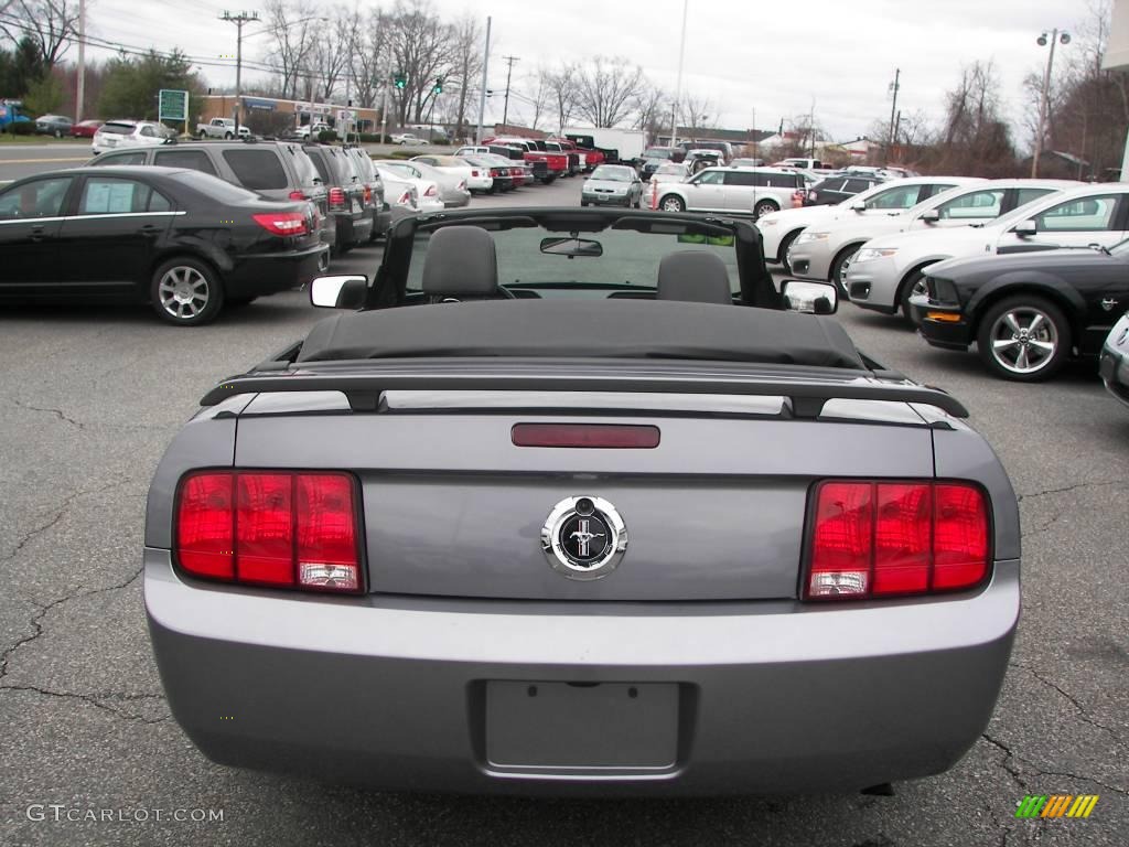 2006 Mustang V6 Premium Convertible - Tungsten Grey Metallic / Dark Charcoal photo #17