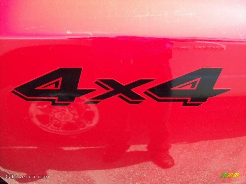 2005 Dakota SLT Club Cab 4x4 - Flame Red / Medium Slate Gray photo #24
