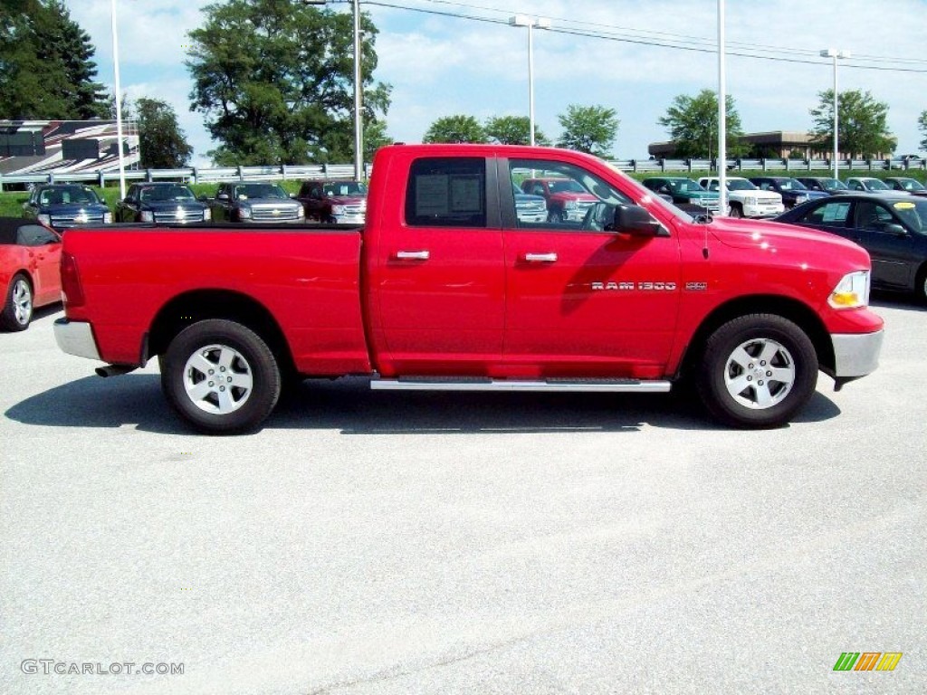 2012 Ram 1500 SLT Quad Cab 4x4 - Flame Red / Dark Slate Gray/Medium Graystone photo #3