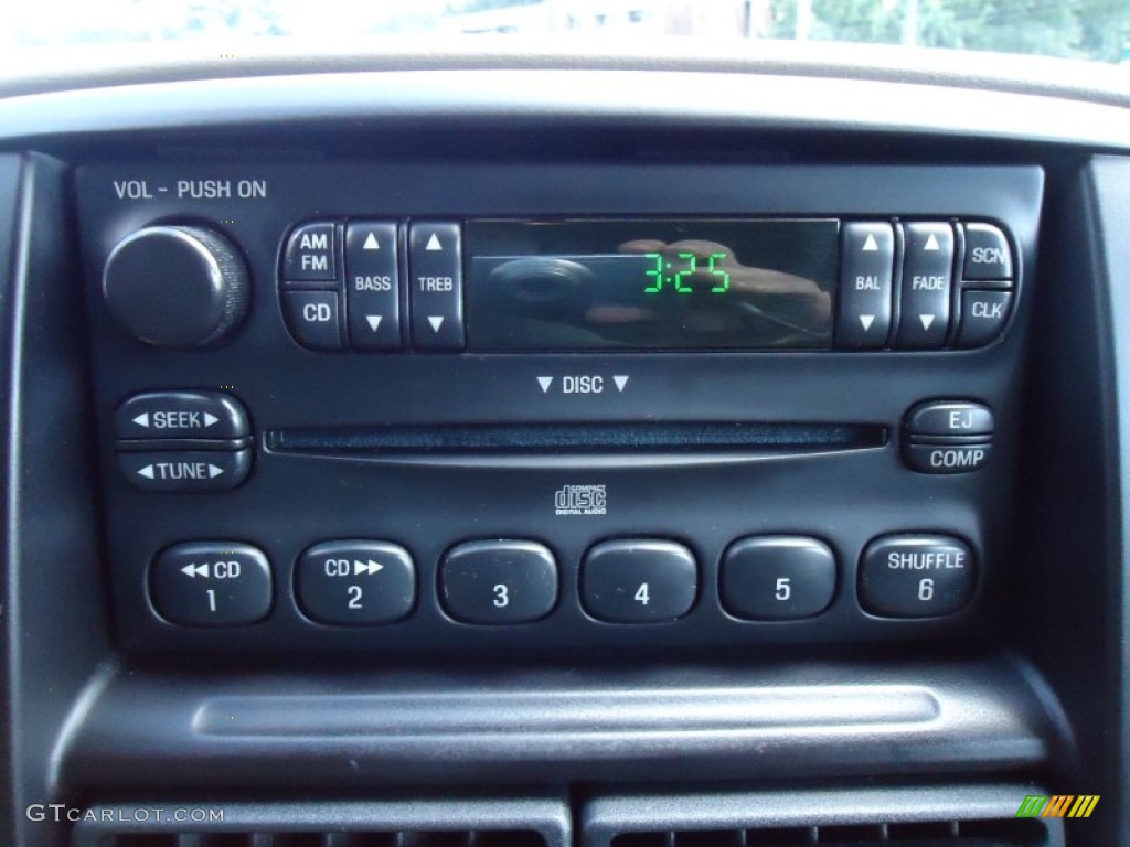2005 Ford Explorer XLS 4x4 Audio System Photo #70086689