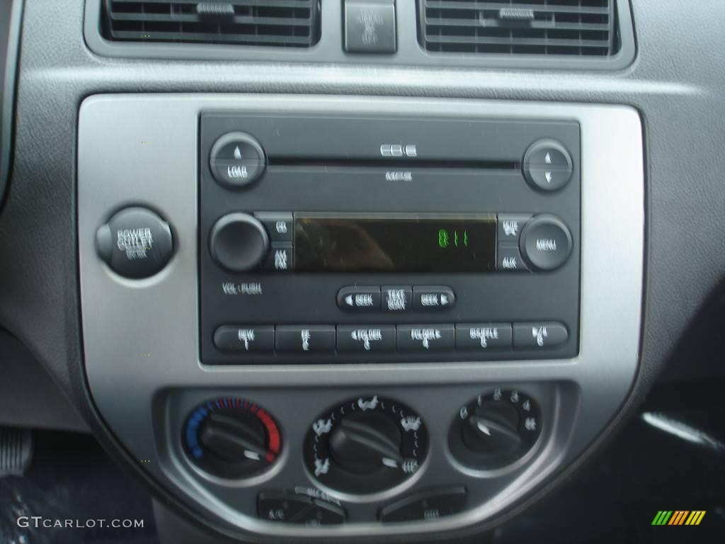 2007 Focus ZX5 SES Hatchback - Liquid Grey Metallic / Charcoal photo #23