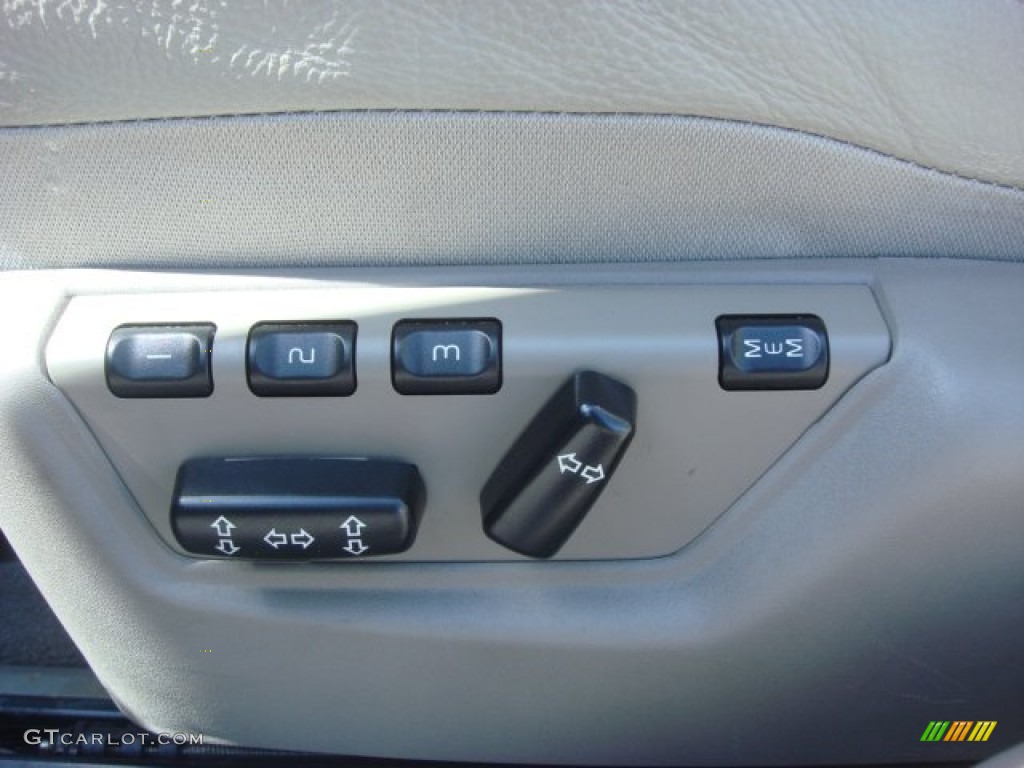 2005 S80 T6 - Black / Light Taupe photo #13