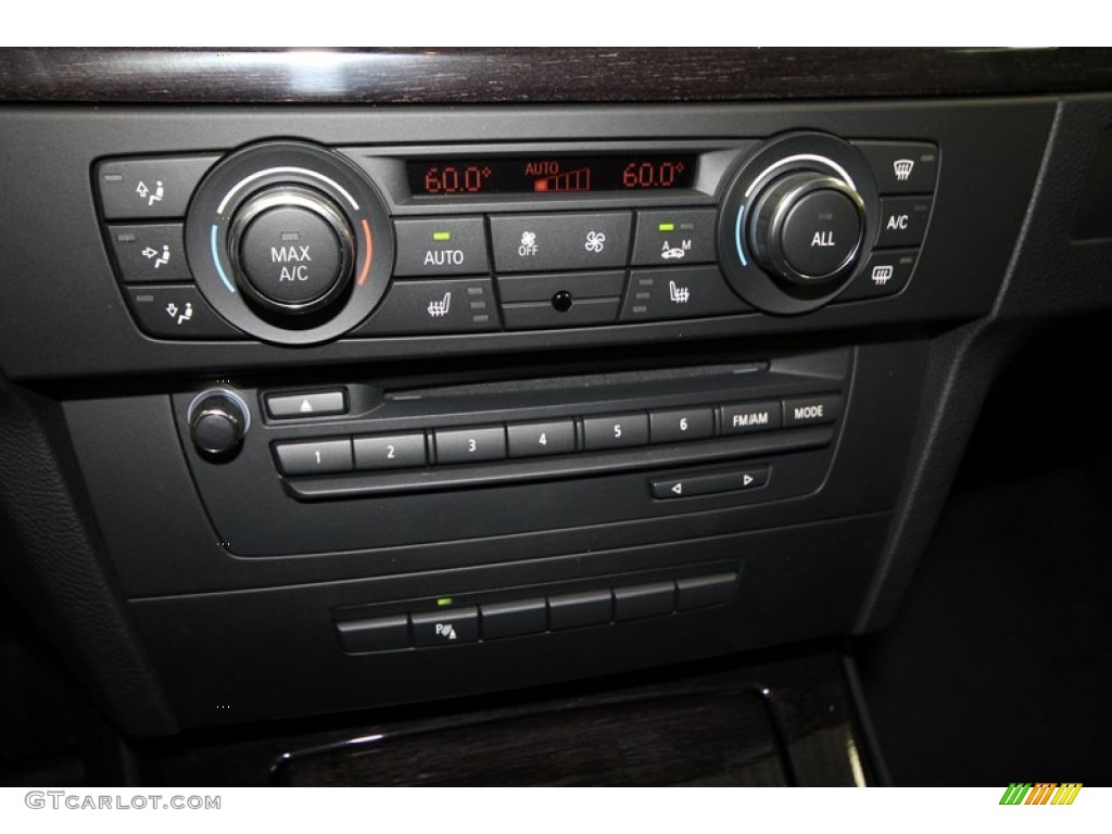 2013 BMW 3 Series 335i Convertible Controls Photo #70089906