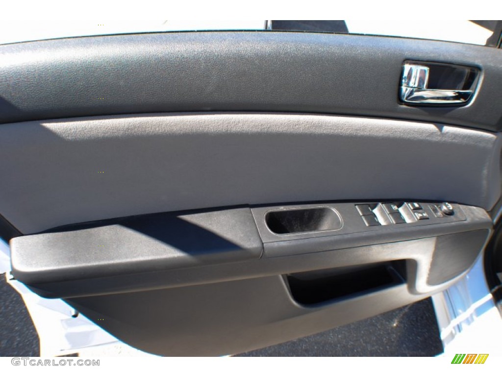 2012 Sentra 2.0 SR - Aspen White / Charcoal photo #10