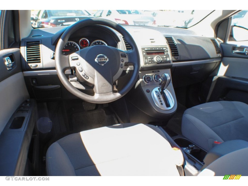 2012 Sentra 2.0 SR - Aspen White / Charcoal photo #14