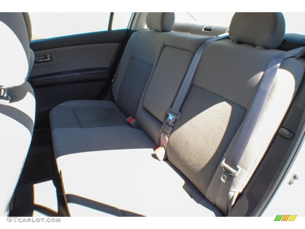 2012 Sentra 2.0 SR - Aspen White / Charcoal photo #15