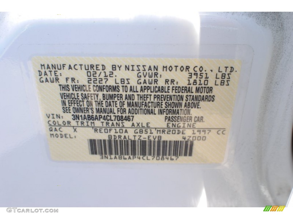 2012 Sentra 2.0 SR - Aspen White / Charcoal photo #16