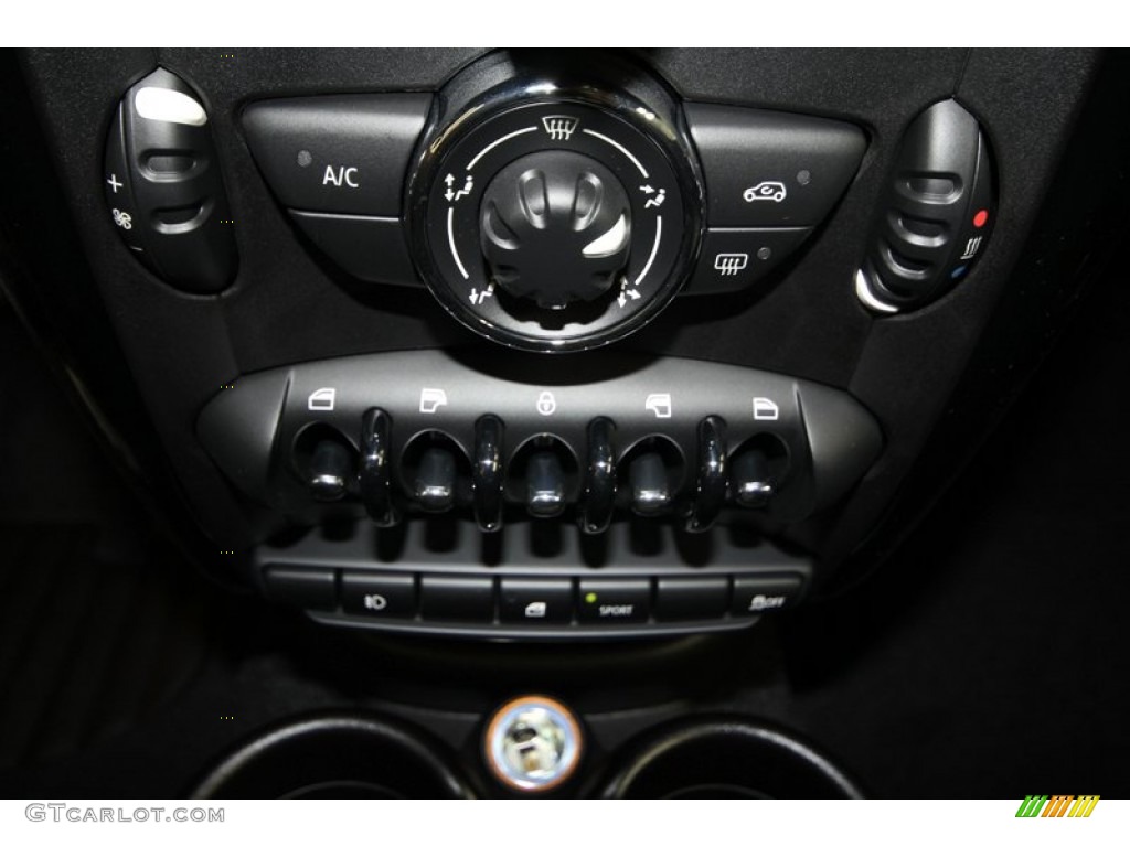 2012 Cooper S Countryman - Light White / Carbon Black photo #17