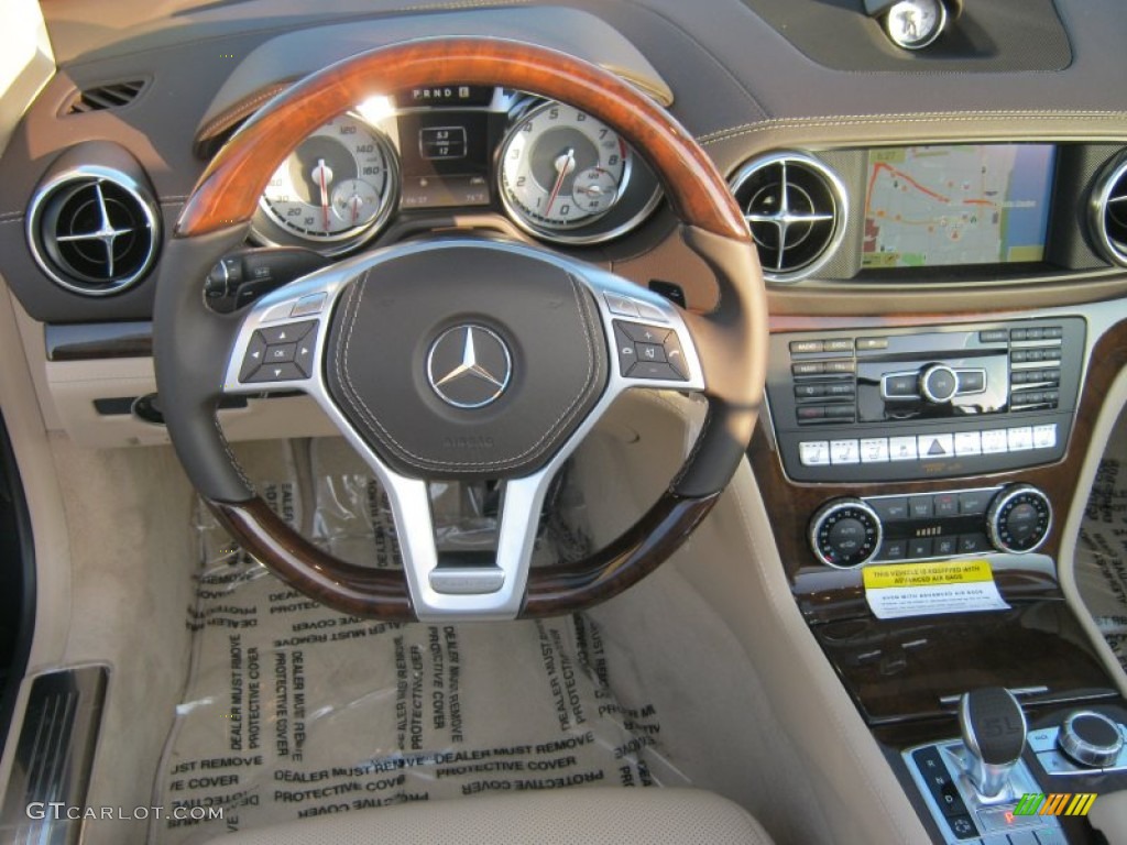 2013 Mercedes-Benz SL 550 Roadster Beige/Brown Steering Wheel Photo #70094379