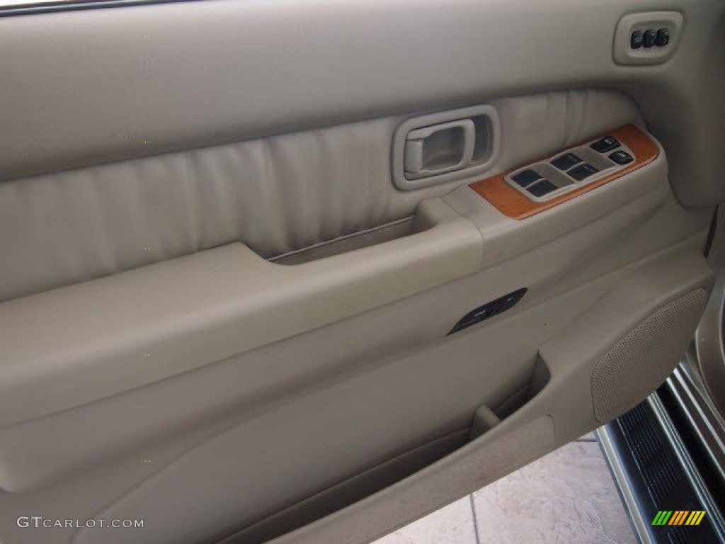 2002 QX4 4x4 - Golden Sand Metallic / Stone Beige photo #26