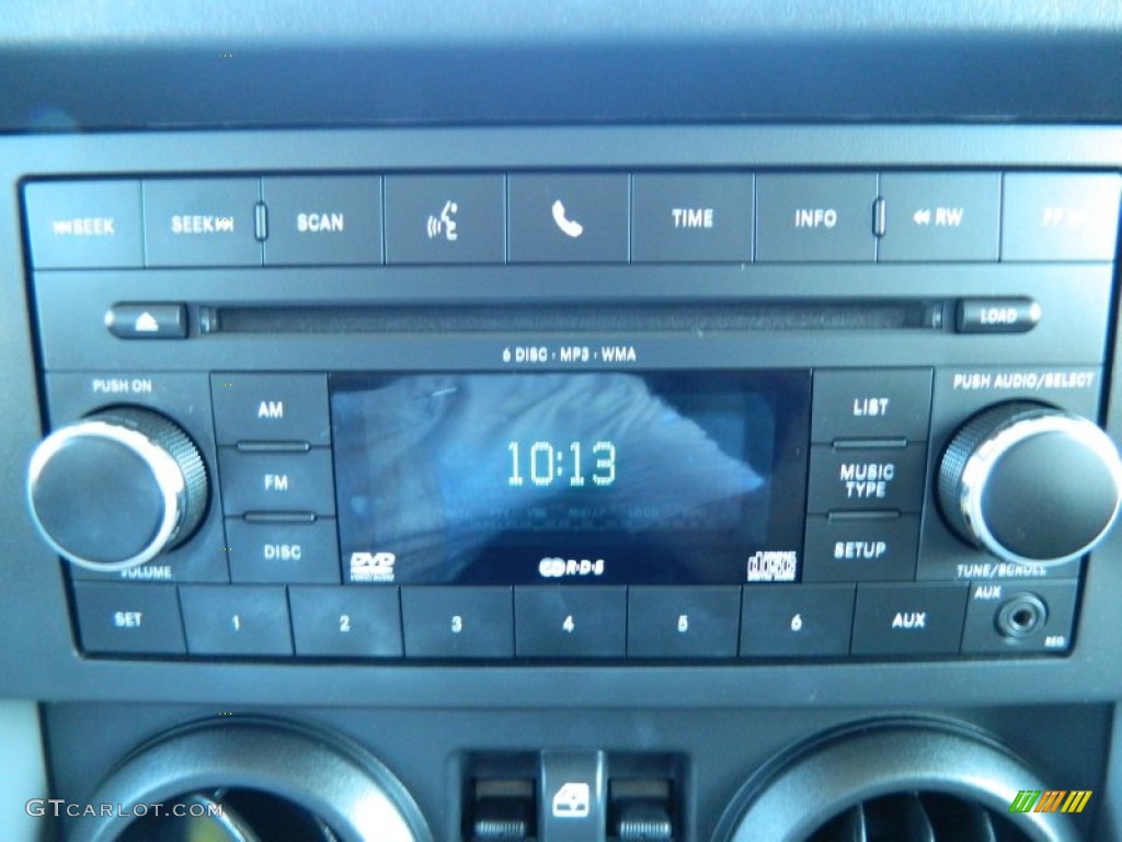 2010 Jeep Wrangler Unlimited Sport 4x4 Audio System Photos