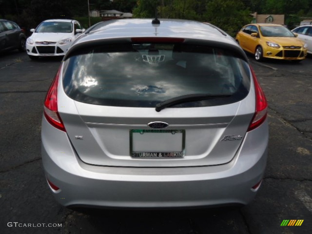 2013 Fiesta SE Hatchback - Ingot Silver / Charcoal Black/Blue Accent photo #3