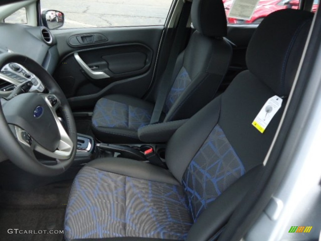 Charcoal Black/Blue Accent Interior 2013 Ford Fiesta SE Hatchback Photo #70096611