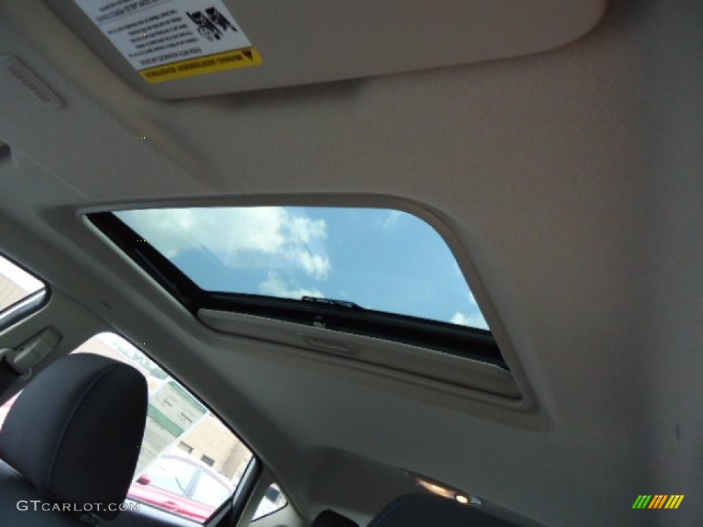 2013 Fiesta SE Hatchback - Ingot Silver / Charcoal Black/Blue Accent photo #12