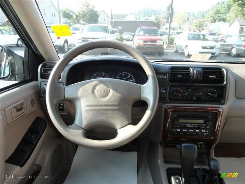 2002 Isuzu Rodeo LS 4WD Dashboard Photos