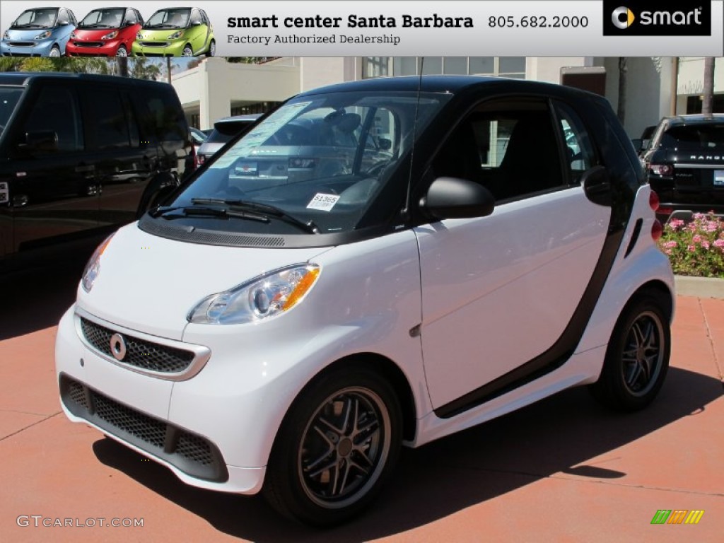 2013 fortwo passion coupe - Crystal White / Design Black photo #1