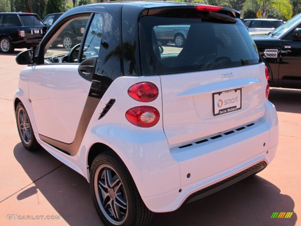 2013 fortwo passion coupe - Crystal White / Design Black photo #3