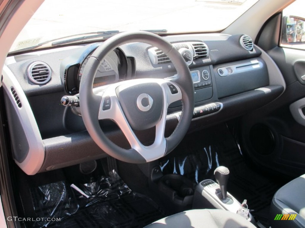 2013 fortwo passion coupe - Crystal White / Design Black photo #6